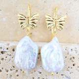 JEZ-E-GD  Gold and pearl earrings with butterfly