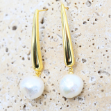 JFL-E-GD  Gold and pearl earrings.