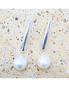 JFL-E-SV  Silver and pearl earrings